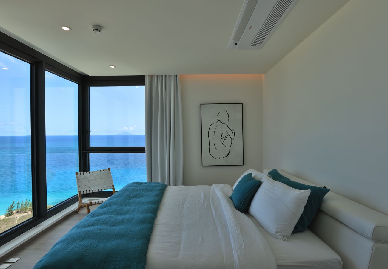 Une chambre spacieuse et moderne