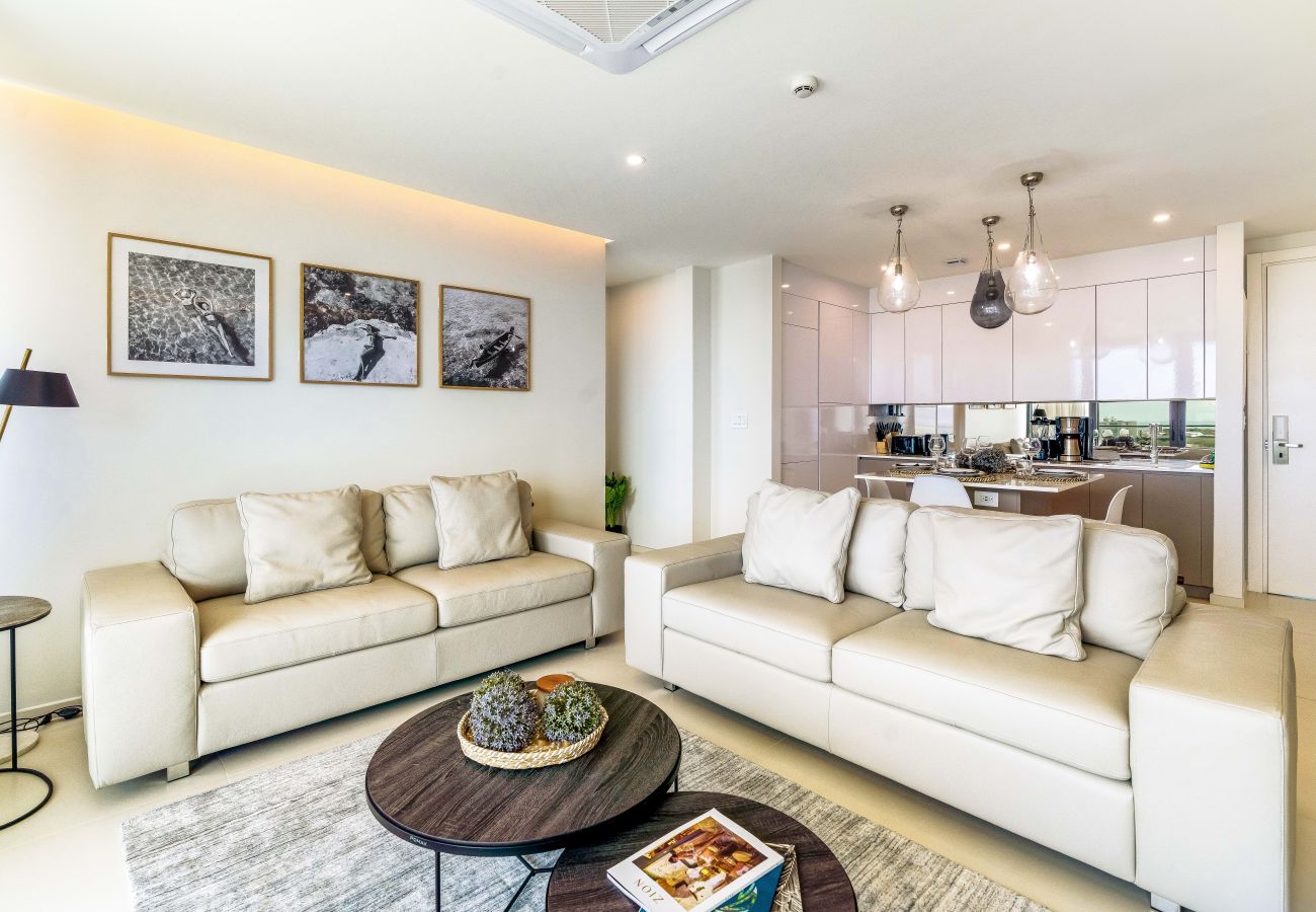 Appartement à Cupecoy - A-1102 Spacious and modern two bedroom with oceanv