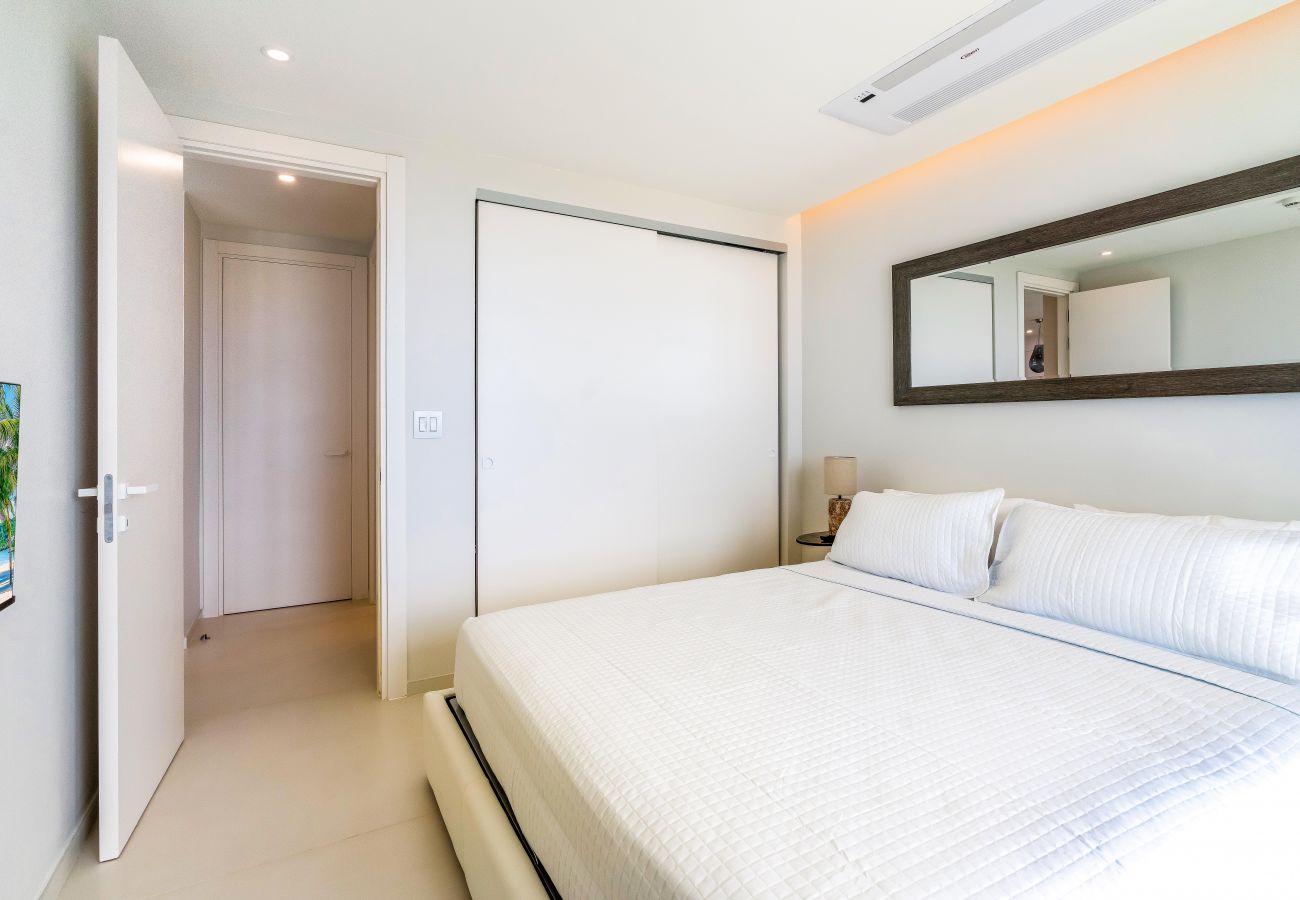 Appartement à Cupecoy - A-1102 Spacious and modern two bedroom with oceanv