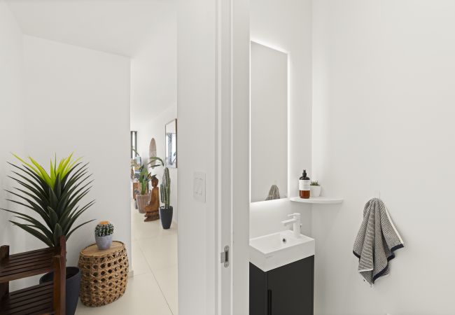 Appartement à Cupecoy - B-1603 Stunning two bedroom corner apartment with Appartement à Cupecoy - B-1603 Stunning two bedroom corner apartment with