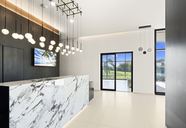 Appartement à Cupecoy - B-1603 Stunning two bedroom corner apartment with Appartement à Cupecoy - B-1603 Stunning two bedroom corner apartment with