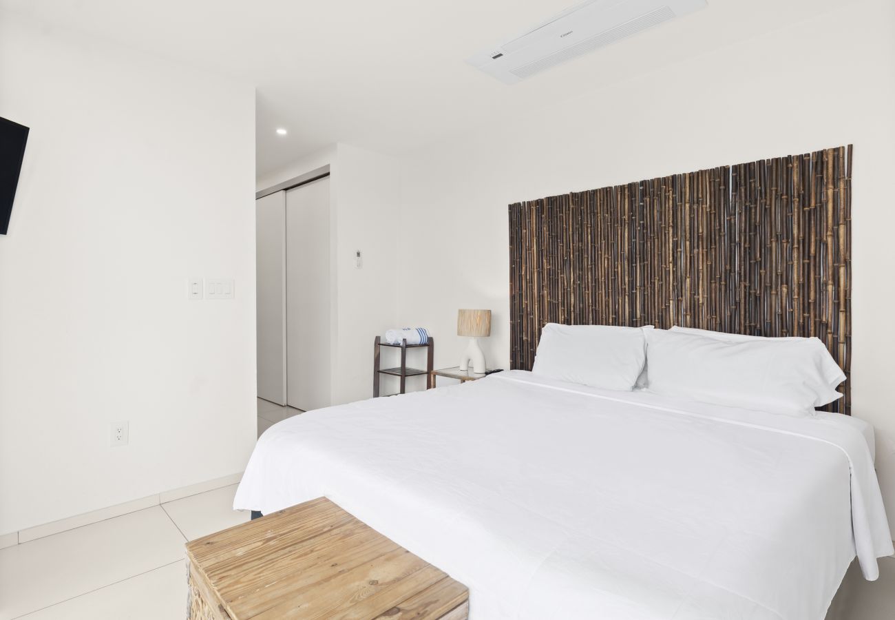 Appartement à Cupecoy - B-1603 Stunning two bedroom corner apartment with