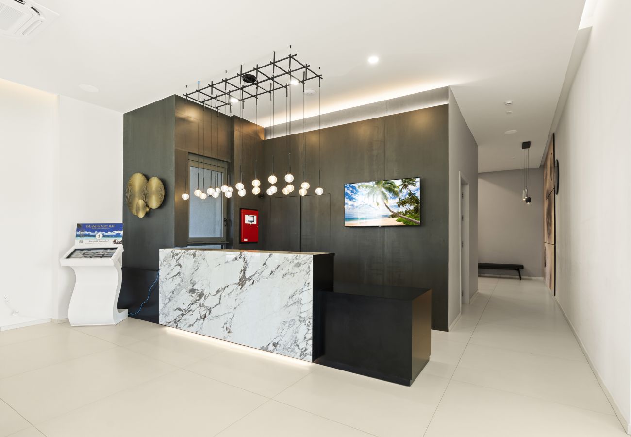 Appartement à Cupecoy - B-1004 Stunning corner apartment with spectacular