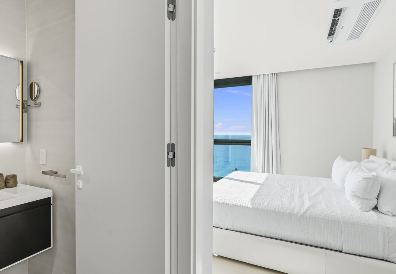 Appartement à Cupecoy - A-1101 2 bedroom corner balcony ocean view