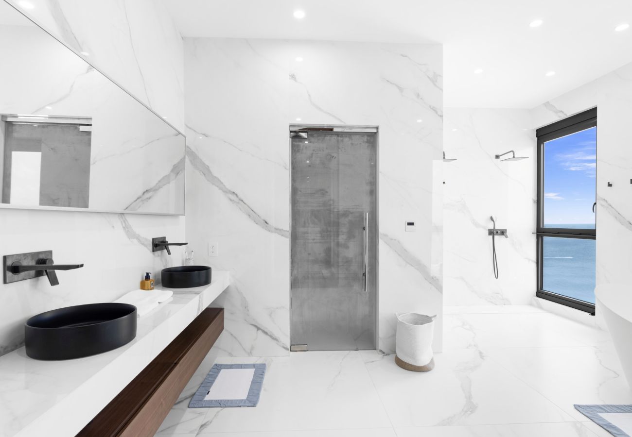 Apartment in Cupecoy - Penthouse 4 bedrooms - B2000