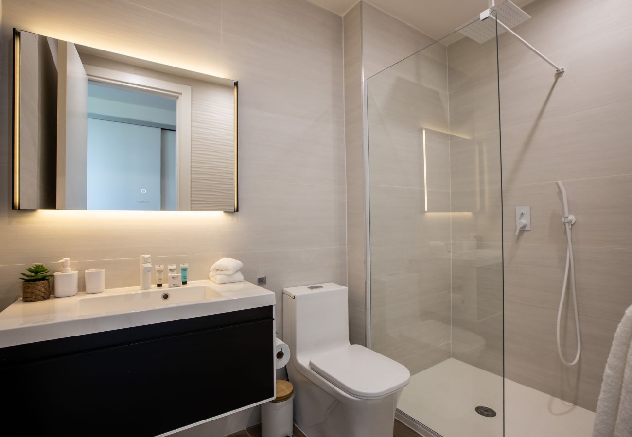 Apartment in Cupecoy - High-Floor 2BR apartment with stunning oceanview