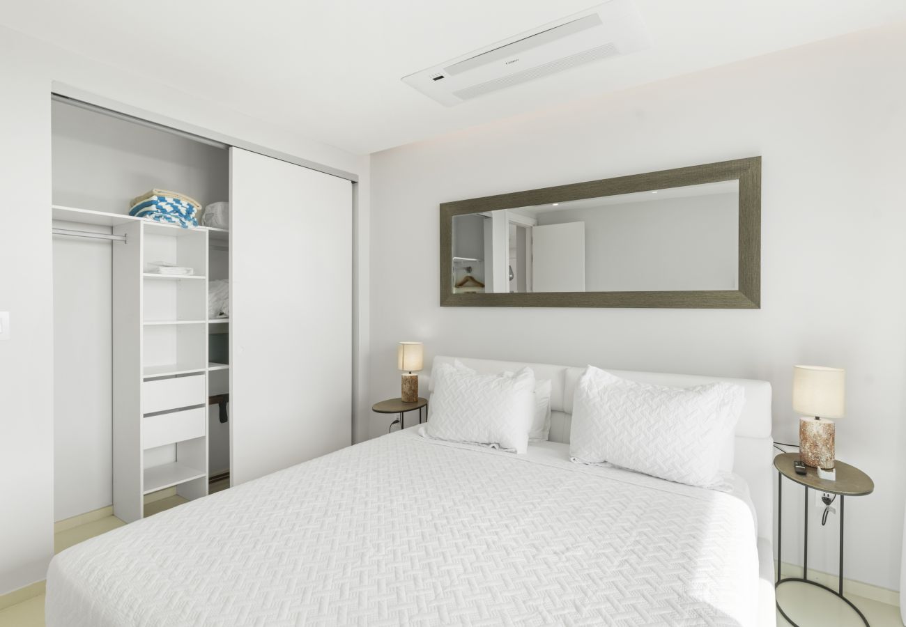 Flat in Cupecoy - High-Floor Central Unit Tower A