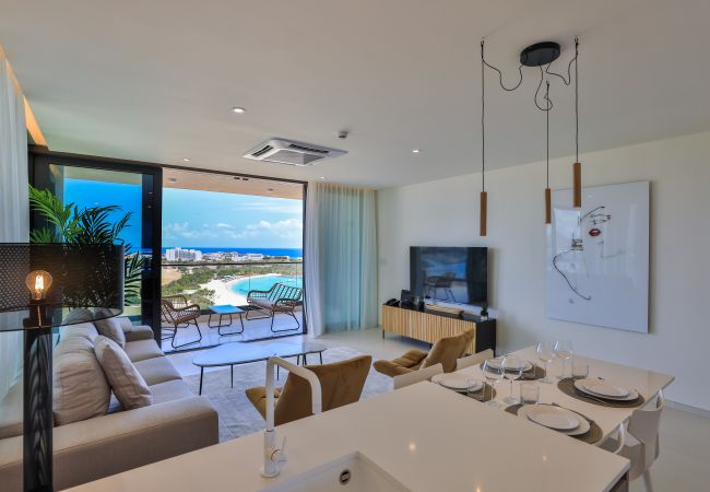Large living room with a nice view on Mullet Bay