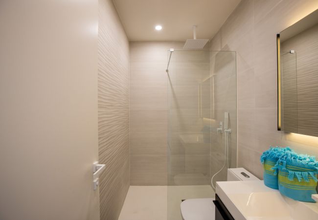 Studio in Cupecoy - A-203 Spacious modern studio oceanfront Studio in Cupecoy - A-203 Spacious modern studio oceanfront
