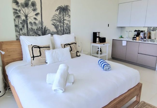 Studio in Cupecoy - A-203 Spacious modern studio oceanfront Studio in Cupecoy - A-203 Spacious modern studio oceanfront