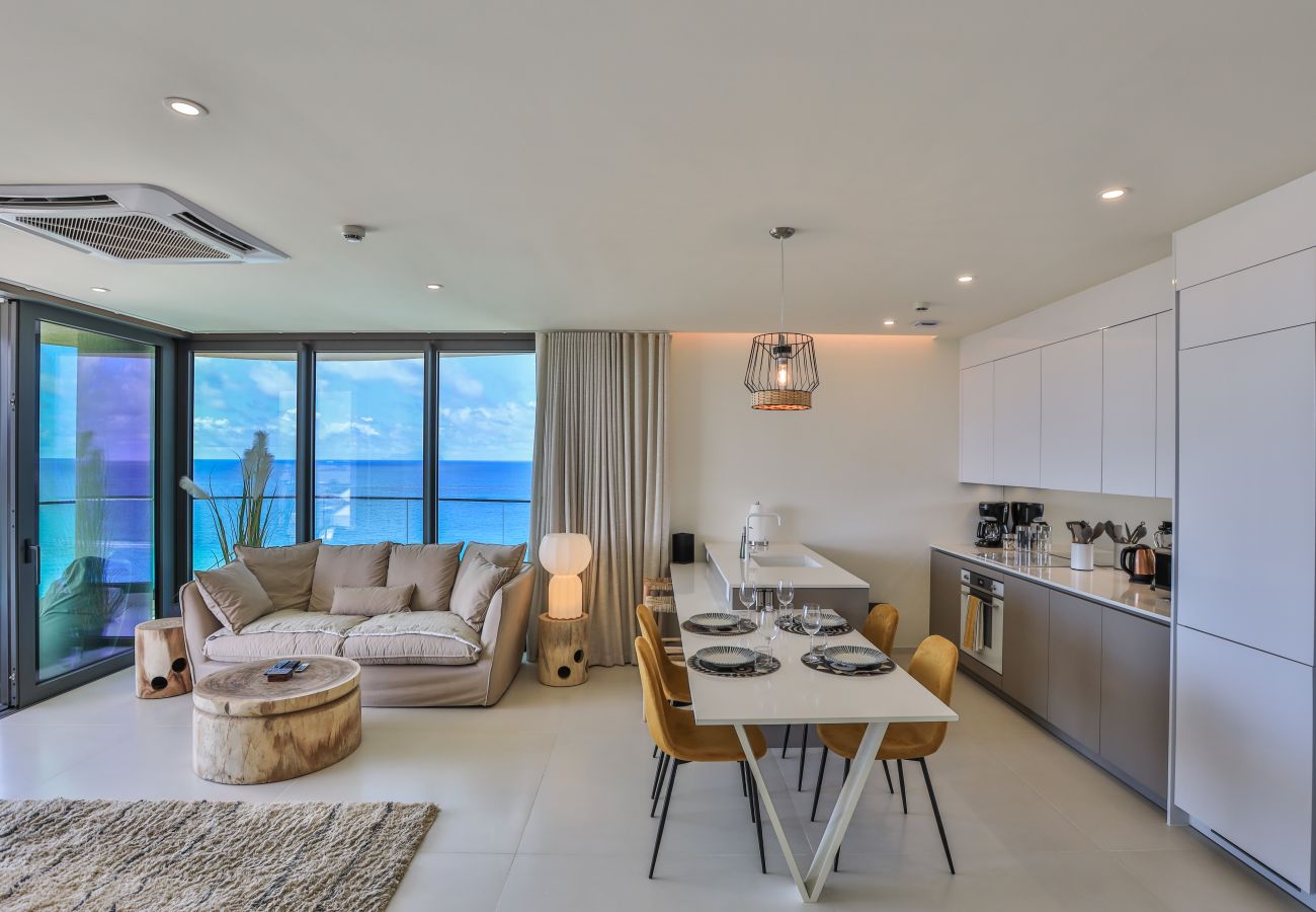 Spacious and large living room