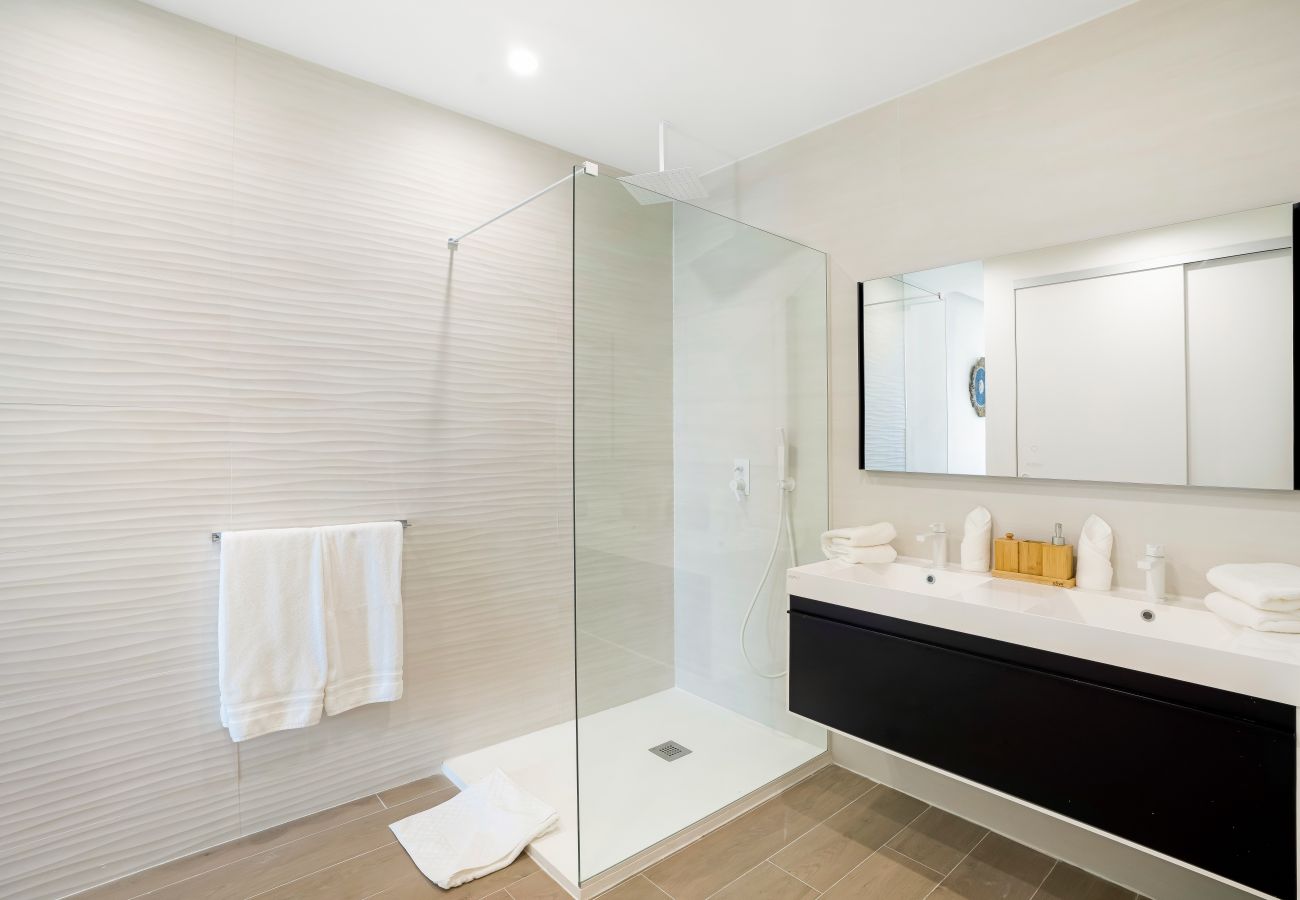 Apartment in Cupecoy - A-1902 Stunning sub penthouse ocean view