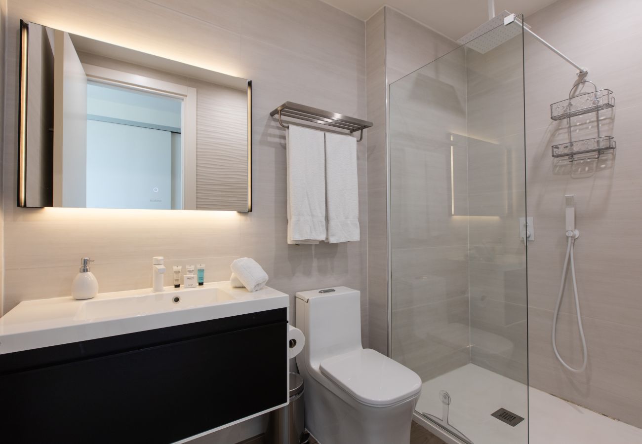 Apartment in Cupecoy - A-1004 Splendid 2 bedroom Ocean corner view