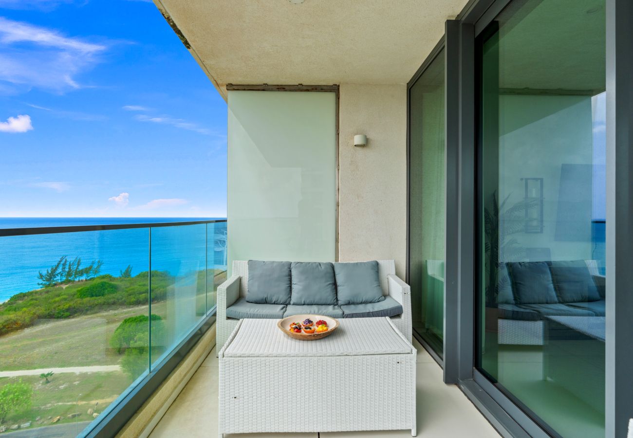 Apartment in Cupecoy - A-1004 Splendid 2 bedroom Ocean corner view