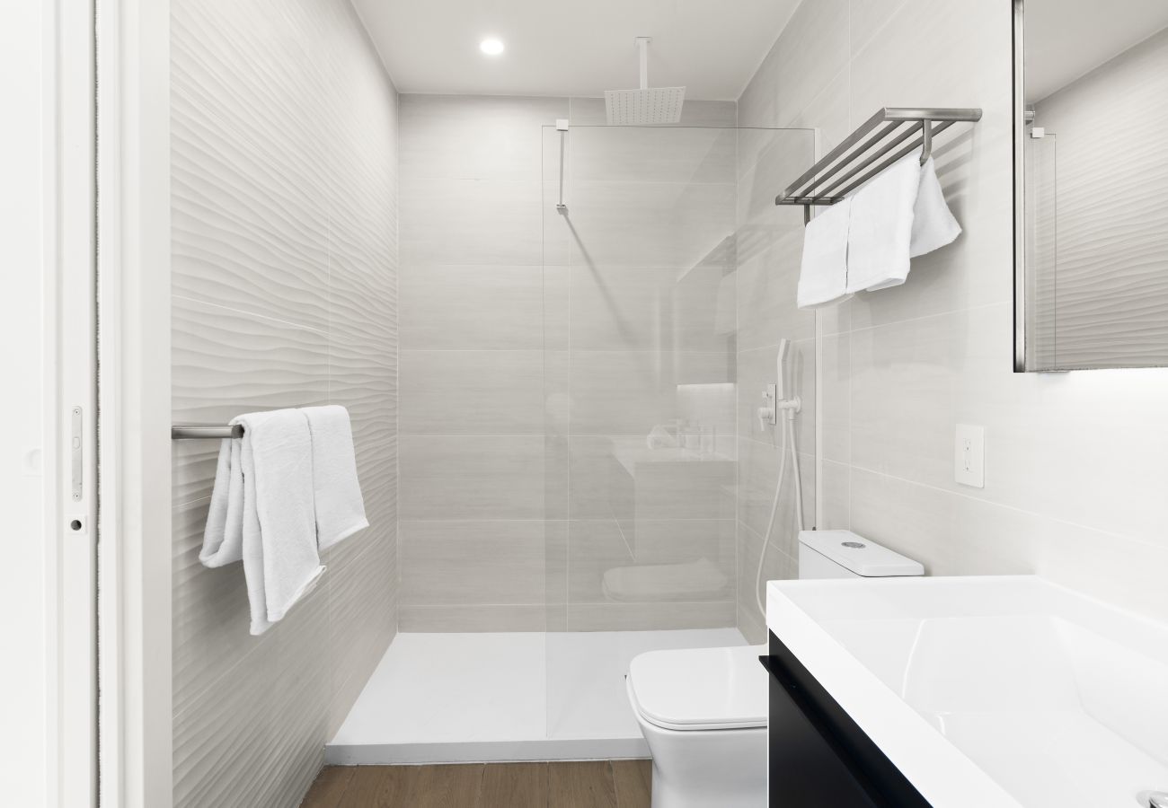 Apartment in Cupecoy - B-1702 Stunning ocean view 2 bedroom