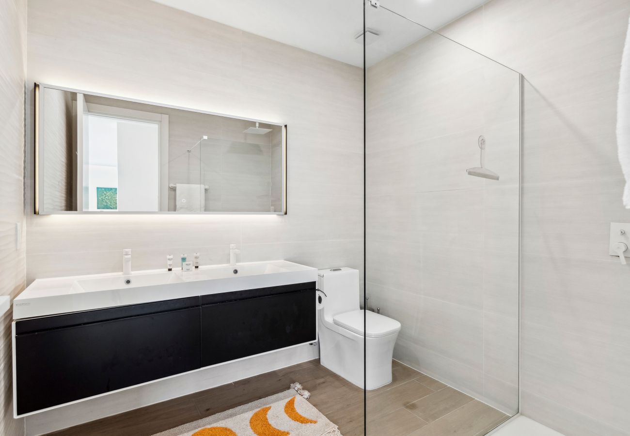 Apartment in Cupecoy - A-503 Stunning one bedroom unit corner balcony