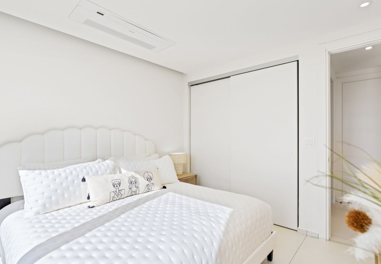 Apartment in Cupecoy - B-704 Stunning one bedroom corner balcony