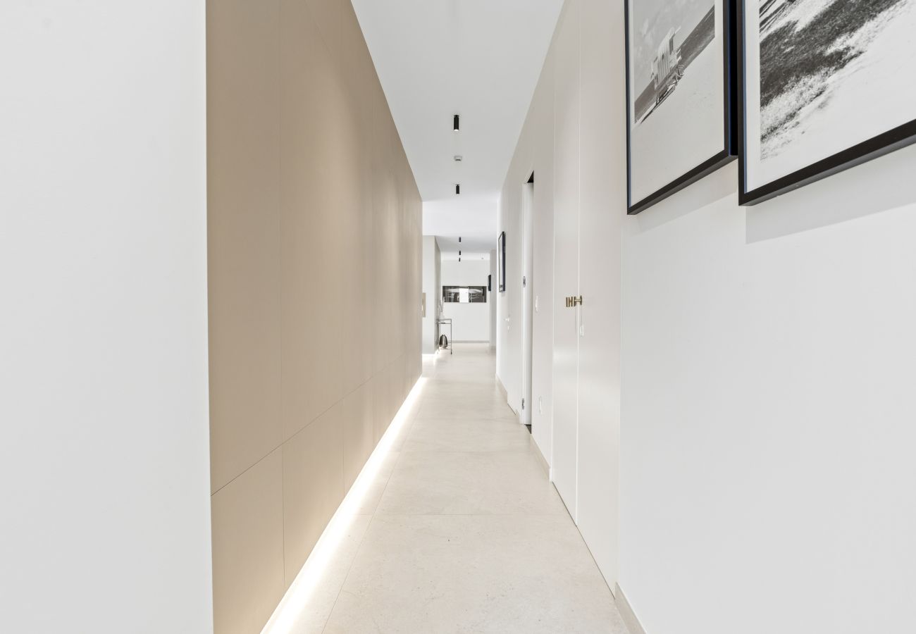 Apartment in Cupecoy - B-2000 Stunning penthouse with balcony and rooftop
